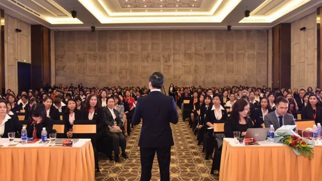 Tổ Chức Hội Thảo Tiết Kiệm Nhưng Vẫn Chuyên Nghiệp